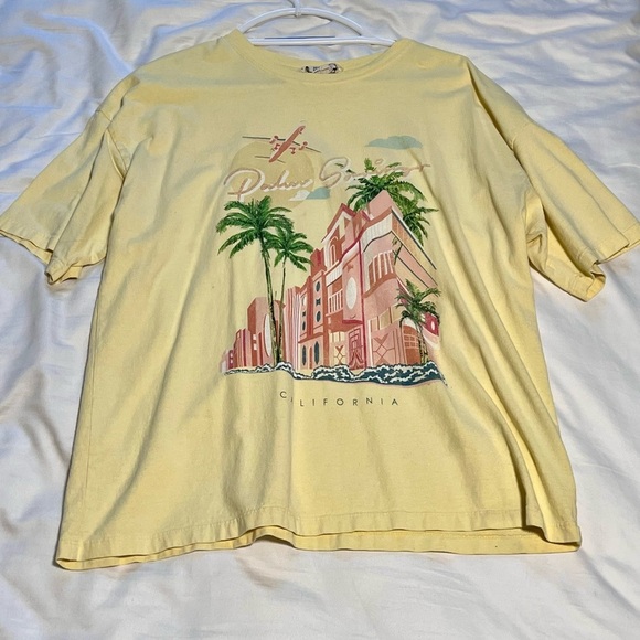 rebels Other - Yellow Graphic T-Shirt